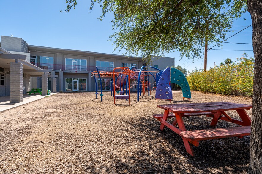 More Photos Of 2645 N 24th St, Phoenix Schools For Sale