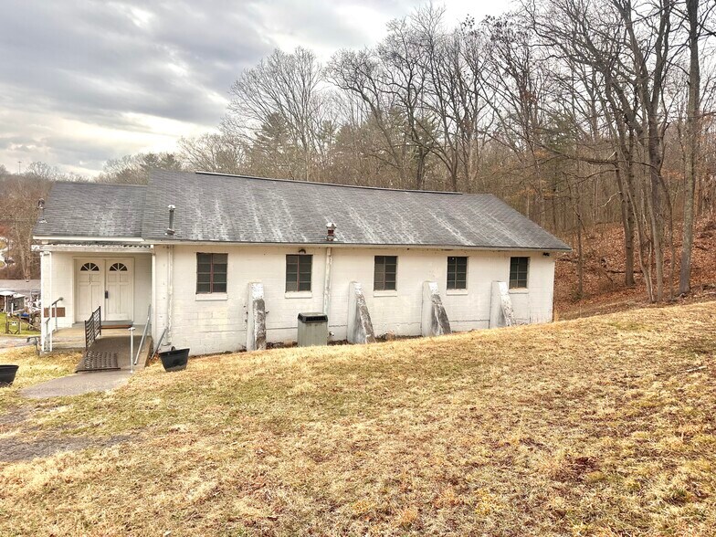 More Photos Of 105 Smith St, Beckley Religious Facility For Sale