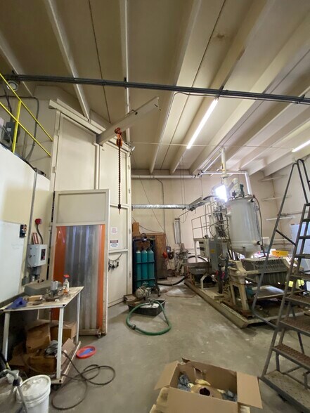 More Photos Of 3030-3040 S Vallejo St, Englewood Warehouse For Sale