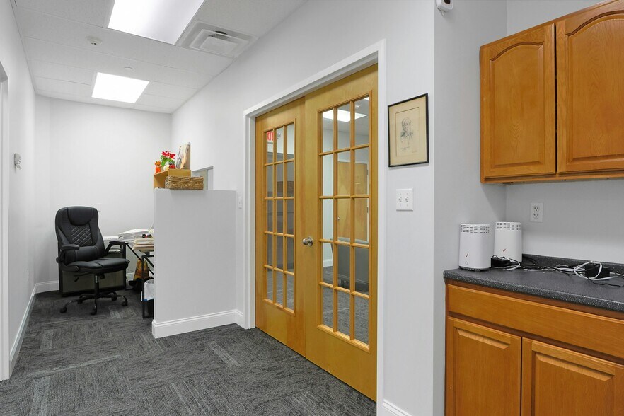 More Photos Of 100 Dutch Hill Rd, Orangeburg Medical For Lease