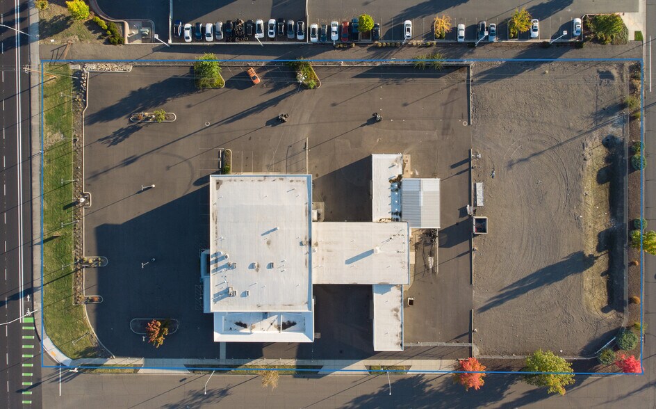 More Photos Of 1492 Burlcrest Dr, Medford Warehouse For Sale