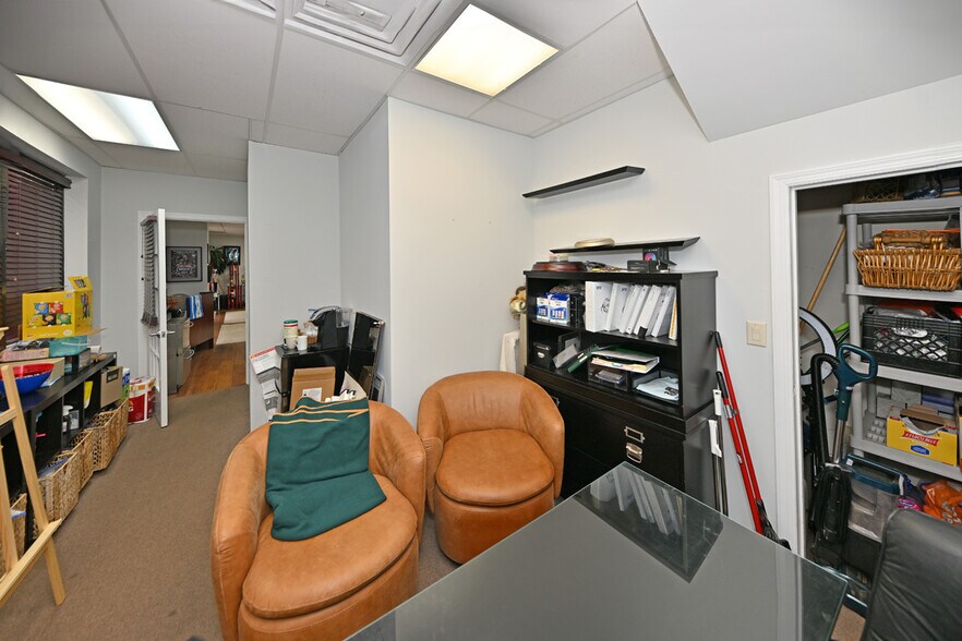 More Photos Of 60 Whitney Rd, Mahwah Warehouse For Lease