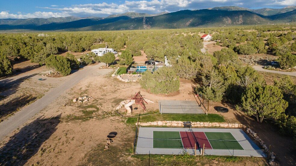 More Photos Of 11550 Pigeon Hollow Rd, Spring City Hotel For Sale