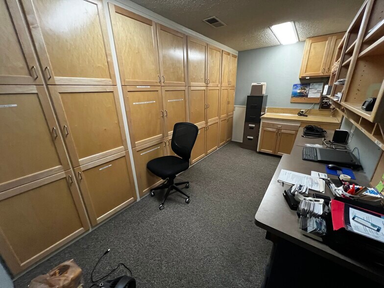 More Photos Of 3753 Churn Creek Rd, Redding Office For Sale