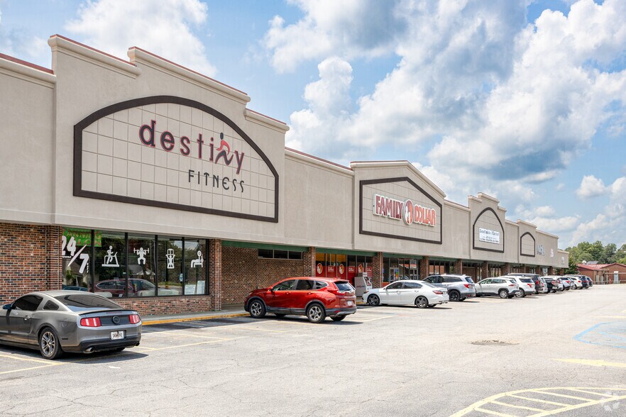 More Photos Of 832-856 College St, Eastman General Retail For Sale