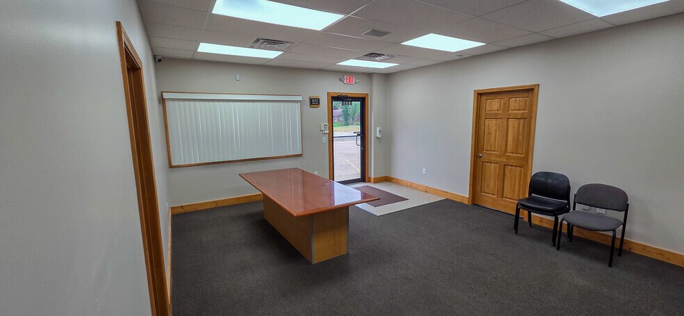 More Photos Of 2722 N 155th St, Basehor Office For Sale