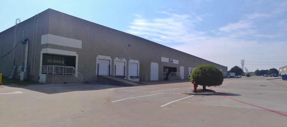 More Photos Of 2450 114th St, Grand Prairie Distribution For Lease