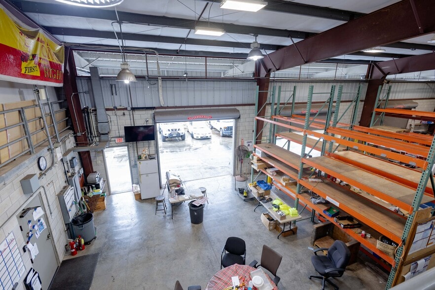 More Photos Of 99-1392 Koaha Pl, Honolulu Warehouse For Sale