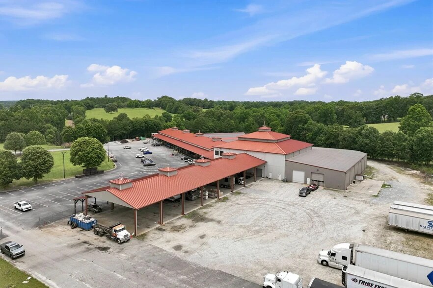 More Photos Of 4336 Cornelia Hwy, Lula Freestanding For Lease