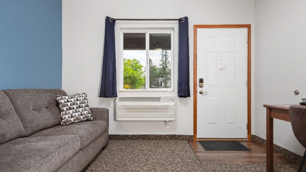 More Photos Of 102 Glenhaven Dr, Battle Lake Hospitality For Sale