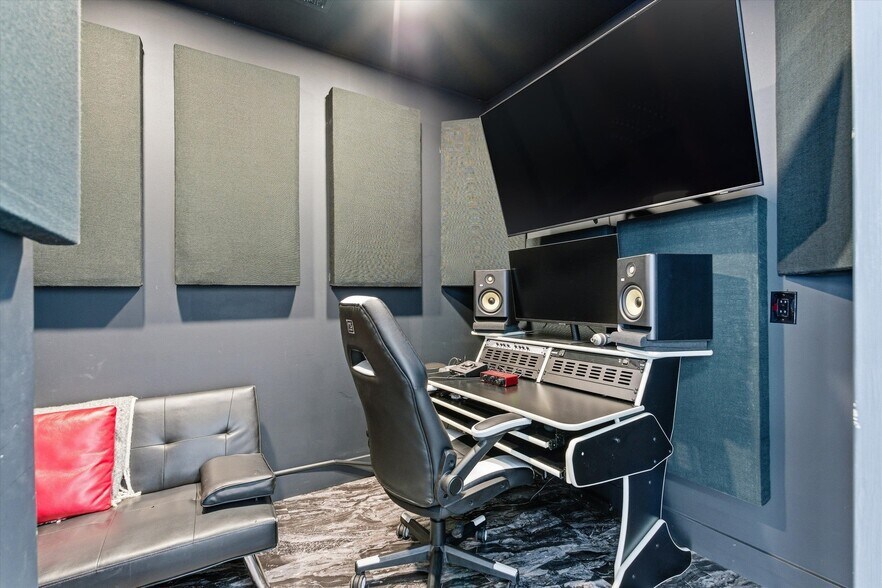 More Photos Of 370 Herron Dr, Nashville Loft Creative Space For Sale