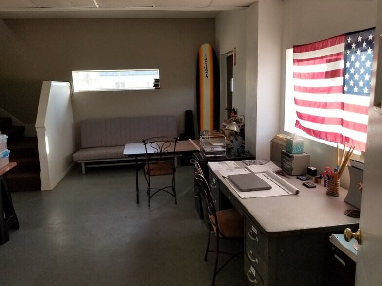 More Photos Of 410 W Canino Rd, Houston Manufacturing For Sale