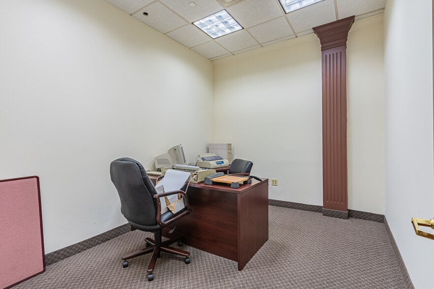 More Photos Of 1003-1031 McBride Ave, Woodland Park Medical For Sale