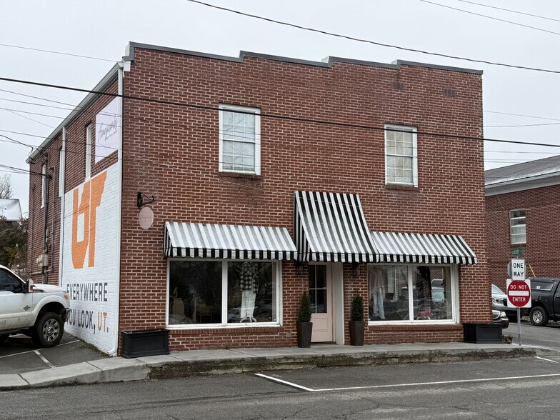 Primary Photo Of 328 Tellico St, Madisonville Office For Sale