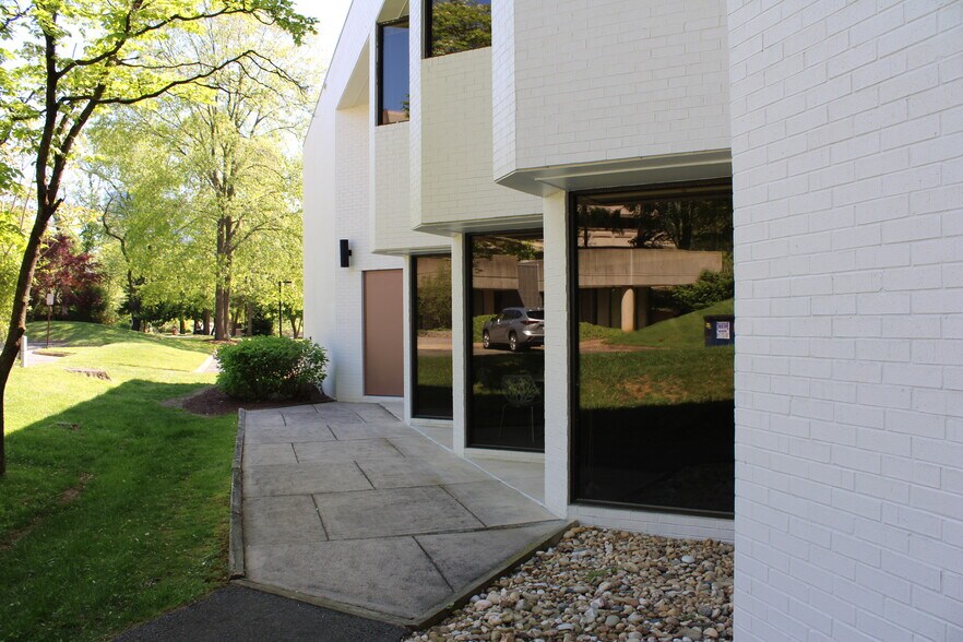 More Photos Of 1914 Association Dr, Reston Office For Lease