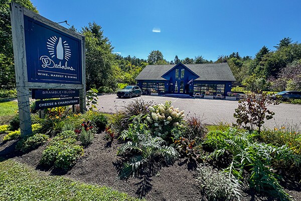 Primary Photo Of 1031 Mountain Rd, Stowe Freestanding For Lease