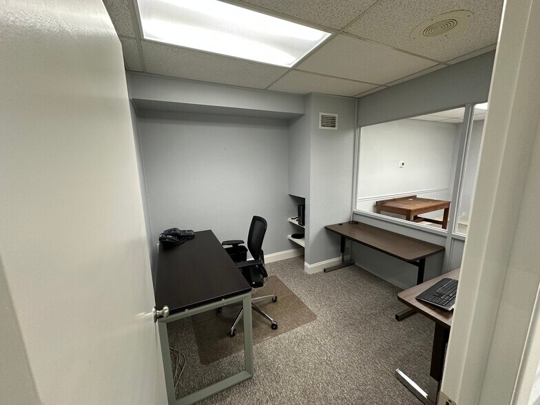More Photos Of 6100 N Nebraska Ave, Tampa Office For Lease