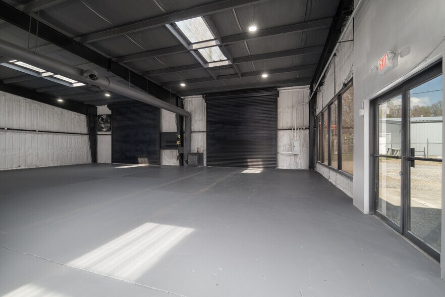 More Photos Of 540 E Church St, Jasper Auto Repair For Sale