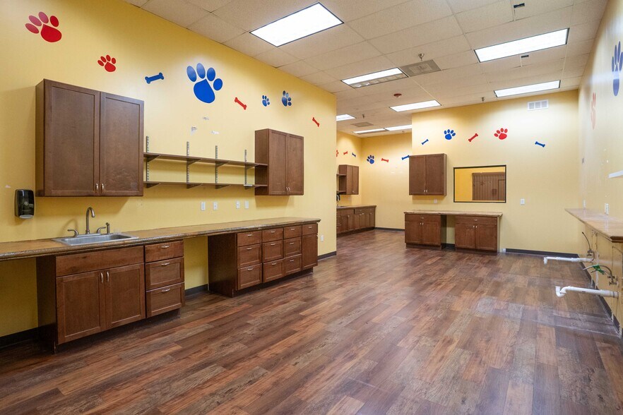 More Photos Of 33550 US Highway 19 N, Palm Harbor Freestanding For Lease