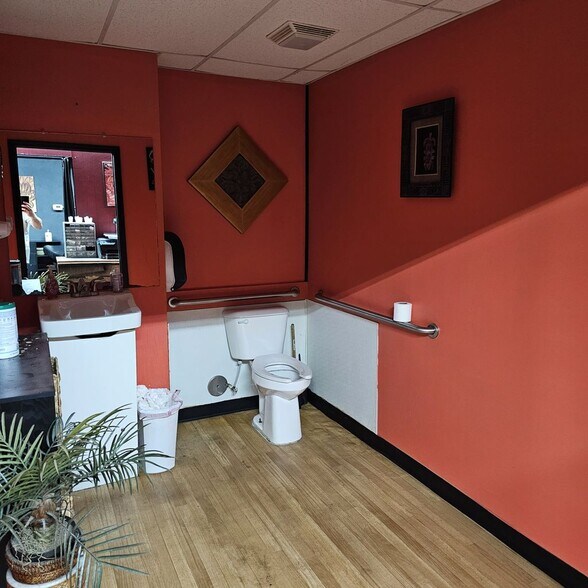 More Photos Of 917-919 N Marine Blvd, Jacksonville Freestanding For Sale