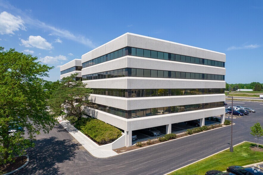 More Photos Of 707 Skokie Blvd, Northbrook Unknown For Lease