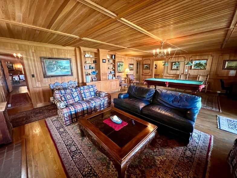 More Photos Of 155 Silver Lake Dr, Ocracoke Hospitality For Sale