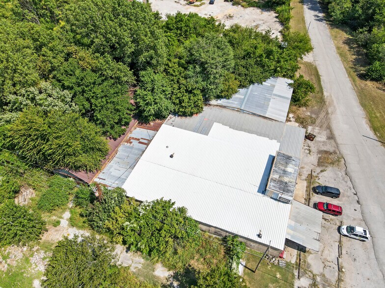 More Photos Of 2715 N Madison Ave, Tulsa Industrial For Sale