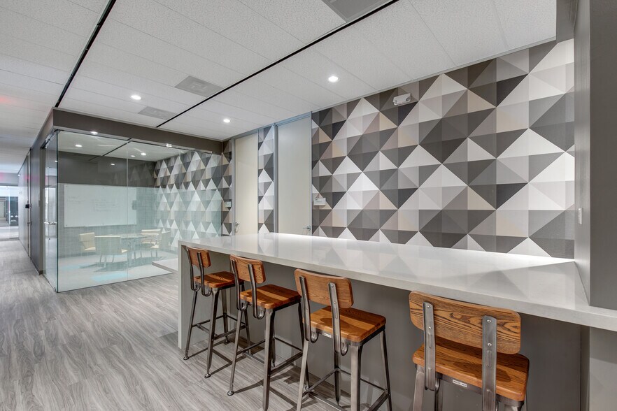 More Photos Of 13501 Katy Fwy, Houston Office For Lease