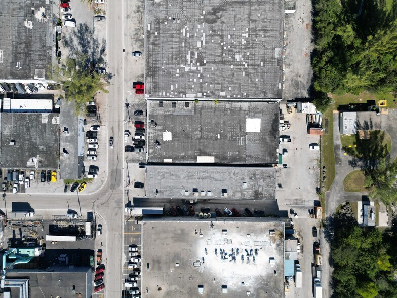 More Photos Of 7555-7575 W 2nd Ct, Hialeah Warehouse For Sale