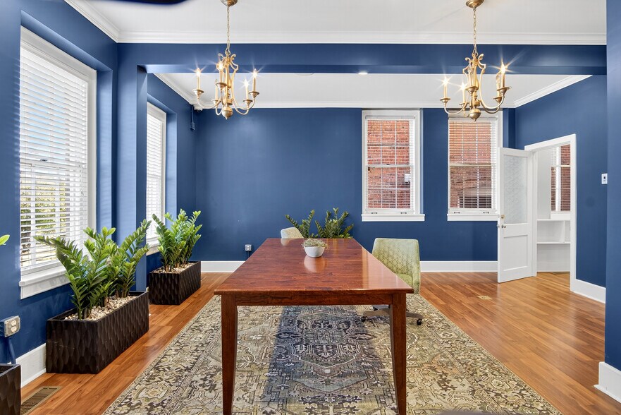 More Photos Of 115 E Market St, Warrenton Office For Lease