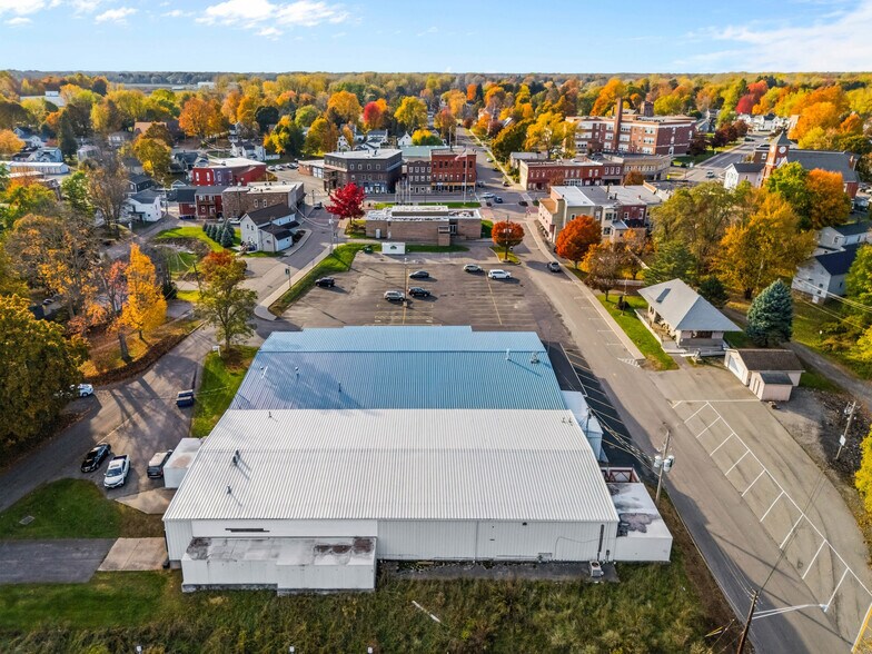 More Photos Of 3 Geddes Street Ext, Holley Supermarket For Sale