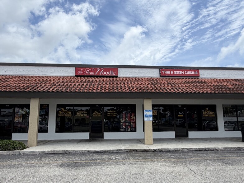 More Photos Of 2669 Forest Hill Blvd, Palm Springs Storefront For Lease