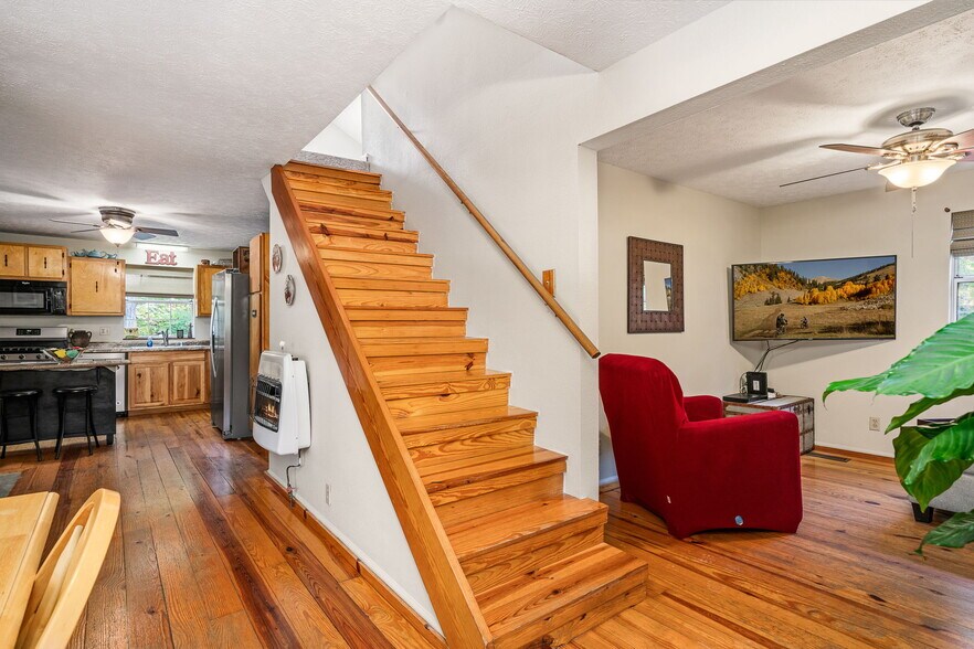 More Photos Of 279 Siever Rd, Crossville Specialty For Sale