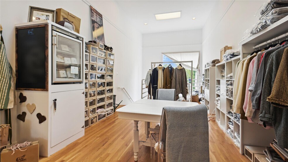 More Photos Of 103 W Federal St, Middleburg Storefront Retail Office For Sale