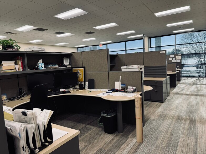 More Photos Of 4775 Campus Dr, Kalamazoo Office For Sale