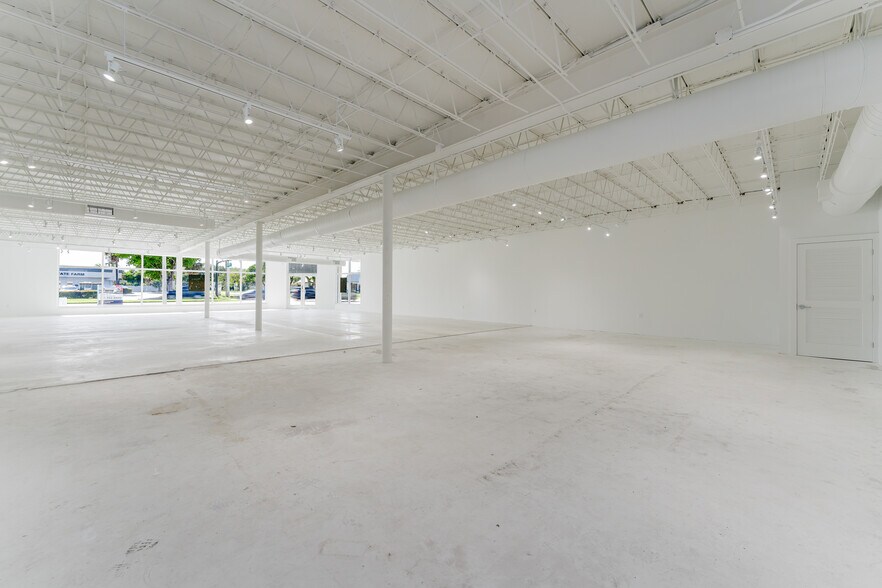 More Photos Of 3198 N Federal Hwy, Boca Raton Storefront Retail Office For Lease