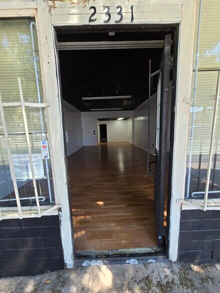 More Photos Of 2327 E 1st St, Los Angeles Storefront For Lease