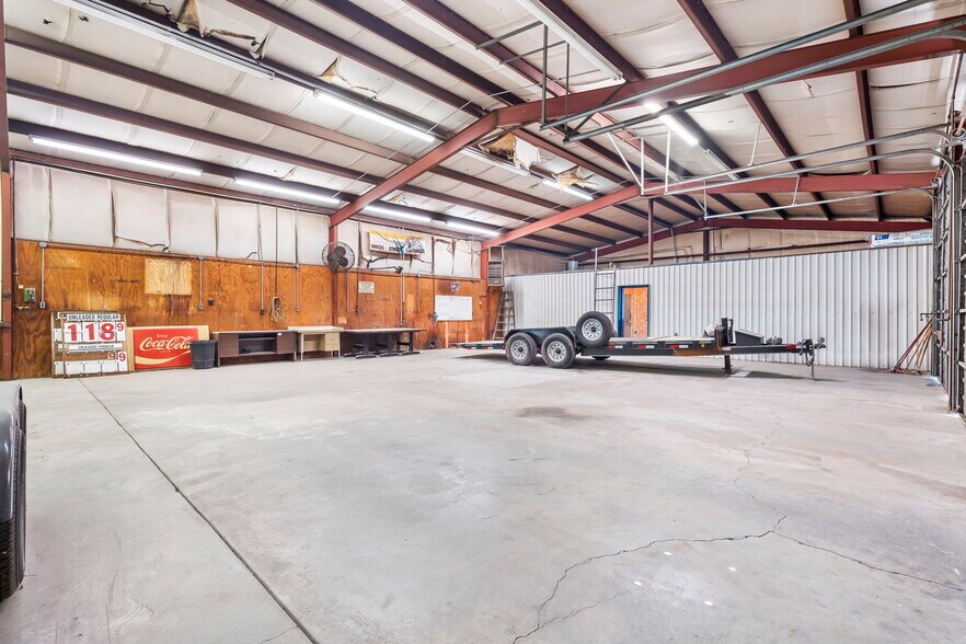 More Photos Of 203 South St, Ozark Auto Dealership For Sale