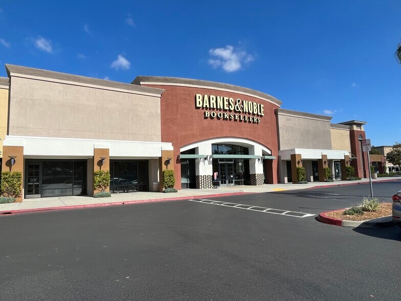 More Photos Of 810-890 W Valley Pky, Escondido Unknown For Lease