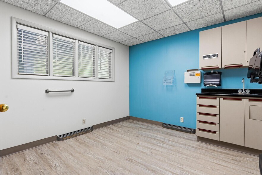 More Photos Of 244 Wilson Dr, Xenia Medical For Sale