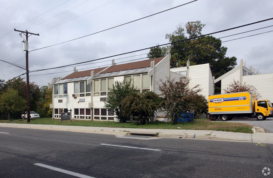 Primary Photo Of 5632 Annapolis Rd, Bladensburg Medical For Sale