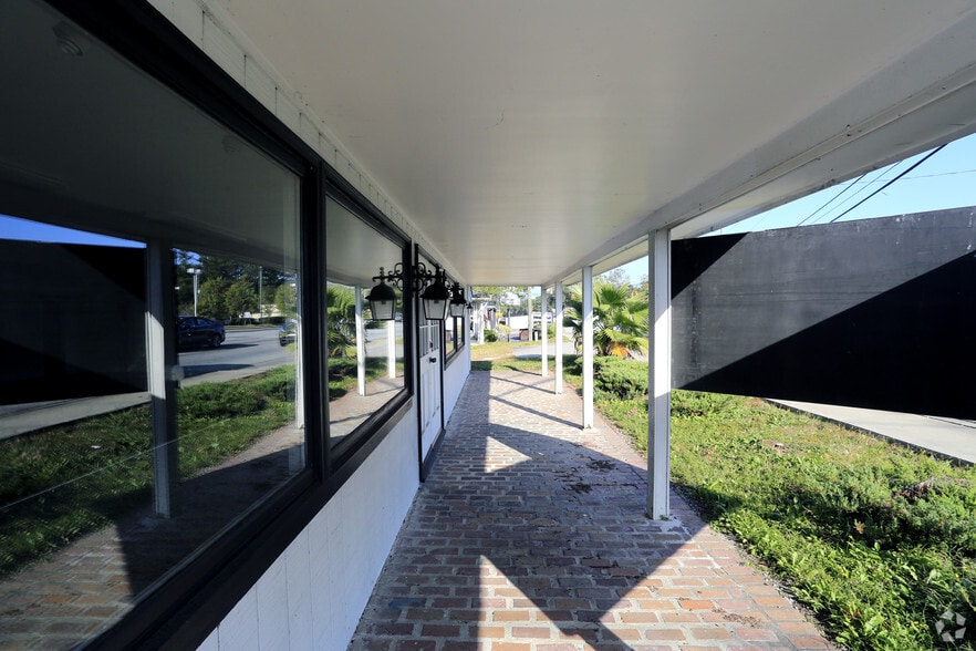More Photos Of 104 Old Trolley Rd, Summerville Freestanding For Lease