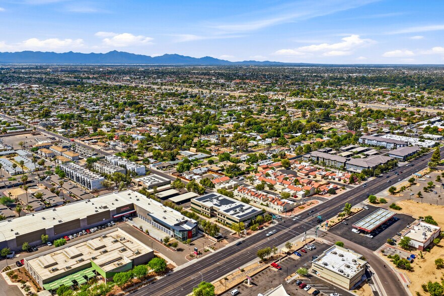 More Photos Of 2051 W Northern Ave, Phoenix Medical For Lease