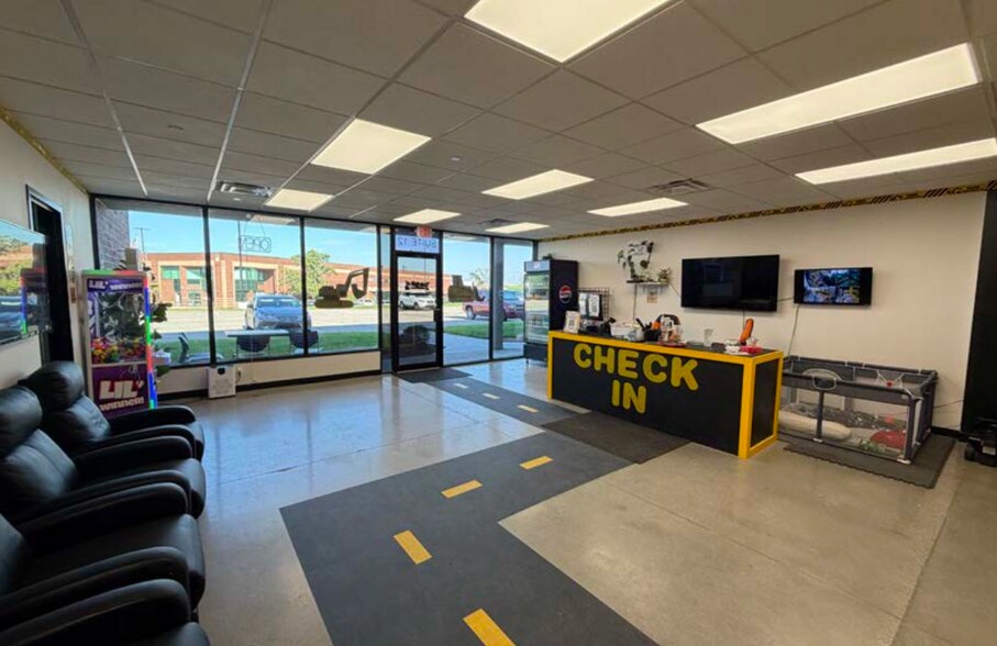 More Photos Of 11 Spiral Dr, Florence Light Distribution For Lease