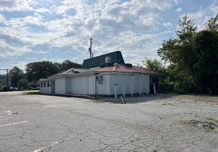 More Photos Of 3644 Victory Dr, Columbus Restaurant For Lease