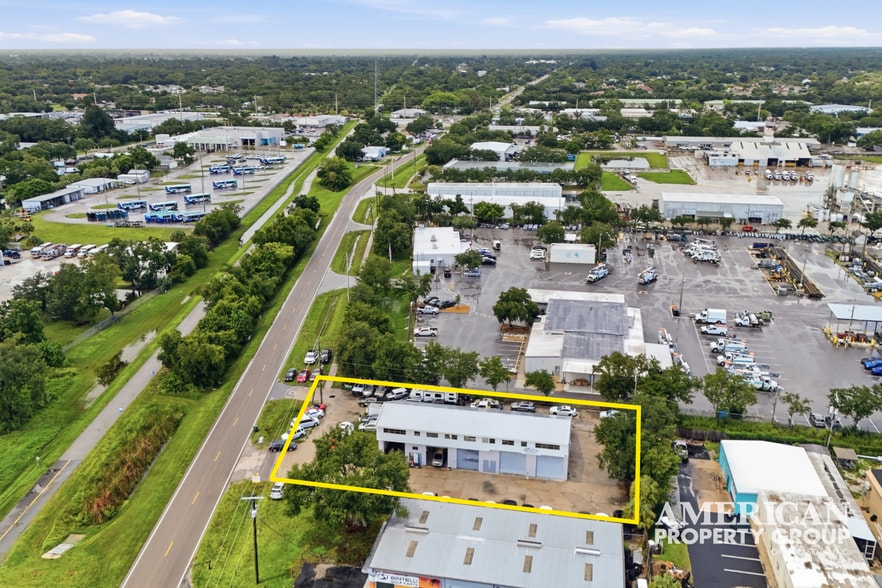More Photos Of 5671 McIntosh Rd, Sarasota Service For Sale
