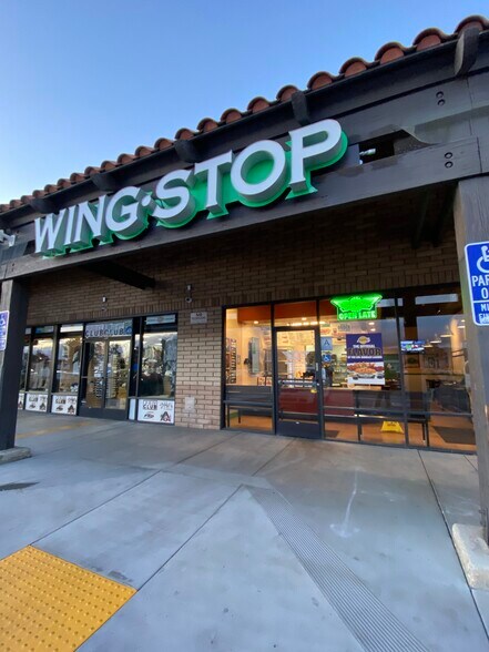 More Photos Of 21510-21660 Bear Valley Rd, Apple Valley Storefront For Lease