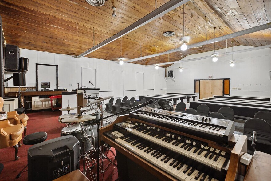 More Photos Of 3428 Littlejohn Ave, Fort Worth Religious Facility For Sale
