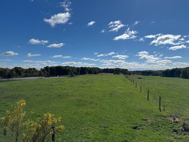 More Photos Of 1046 Ekastown Rd, Saxonburg Office Residential For Lease