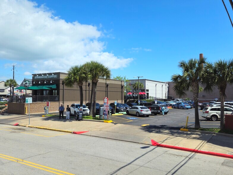 More Photos Of 102 22nd St, Galveston Freestanding For Sale